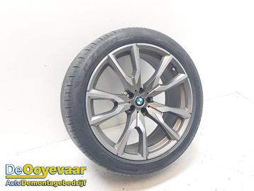 Velg + Band van een BMW X7 beschikbaar voor biedingen