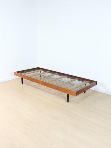 vintage bed (daybed) teak  beschikbaar voor biedingen