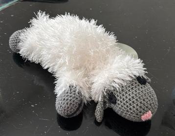 Knuffelschaapje nieuw beschikbaar voor biedingen