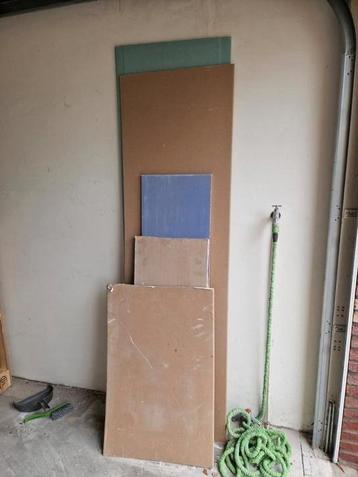 Gipsplaten beschikbaar voor biedingen