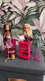 Bratz Boutique Chloe & Yasmin, Verzamelen, Poppen, Ophalen of Verzenden, Zo goed als nieuw, Fashion Doll