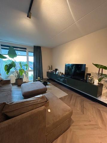 Ikea TV meubel voor aan de wand