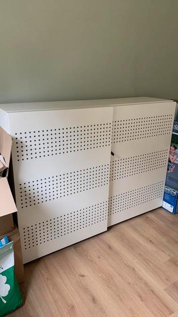 Archiefkast beschikbaar voor biedingen