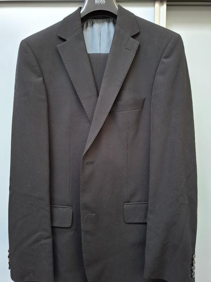 Heren kostuum: Boss, zwart scheerwol, maat 49 (98), Kleding | Heren, Kostuums en Colberts, Zo goed als nieuw, Maat 48/50 (M), Zwart