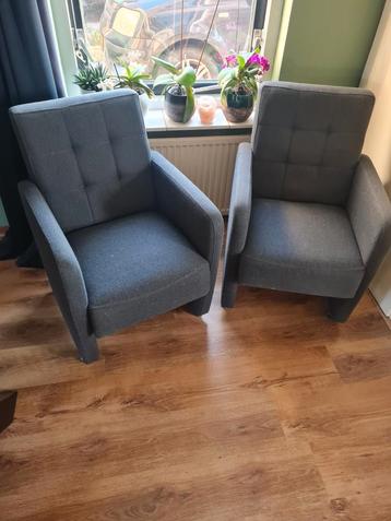 Gratis 2 stoelen op wieltjes - zsm ophalen!