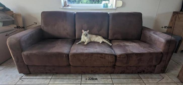 Bruine Suede bank (2 + 3 zit) - Vlekvrij + gereinigd, Huis en Inrichting, Banken | Bankstellen, Zo goed als nieuw, Rechte bank