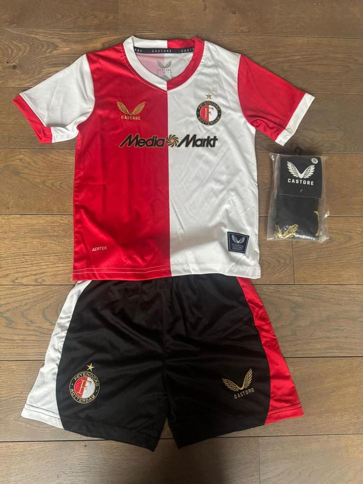 Feyenoord thuis tenue nieuw 2025/2026 voetbal, Sport en Fitness, Voetbal, Zo goed als nieuw, Set, Maat XS of kleiner, Ophalen of Verzenden
