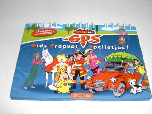 STUDIO 100 - VAKANTIE - GIDS PROPVOL SPELLETJES, Hobby en Vrije tijd, Overige Hobby en Vrije tijd, Zo goed als nieuw, Ophalen
