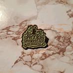 Efteling Sprookjes Sprokkelaar de musical pin, Verzamelen, Efteling, Ophalen of Verzenden, Zo goed als nieuw, Button of Speldje