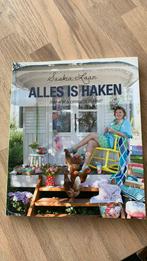 Saskia Laan - Alles is haken, Breien en Haken, Saskia Laan, Ophalen of Verzenden, Zo goed als nieuw
