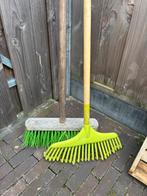 Bezem en hark voor tuin of terras, Ophalen, Gebruikt, Bezem