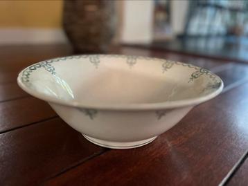 brocante schaal uit Frankrijk beschikbaar voor biedingen