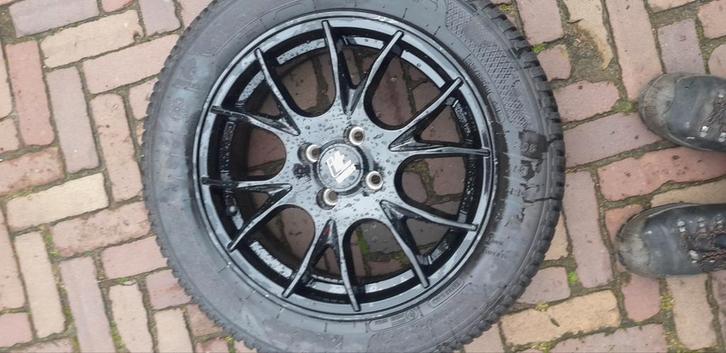 nieuwe lichtmetalen velgen 4x100 met winterbanden 205 55 16, Auto-onderdelen, Banden en Velgen, Banden en Velgen, Winterbanden