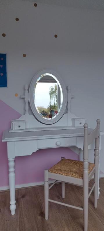 Kaptafel bureau wit vintage queen Anne incl. stoel beschikbaar voor biedingen