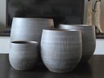 Set grote Esra bloempotten, lichtgrijs geglazuurd €35, Gebruikt, Rond, Binnen, Minder dan 40 cm