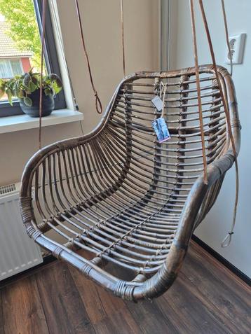 Rotan hangstoel Van der Leeden - Nieuwstaat beschikbaar voor biedingen