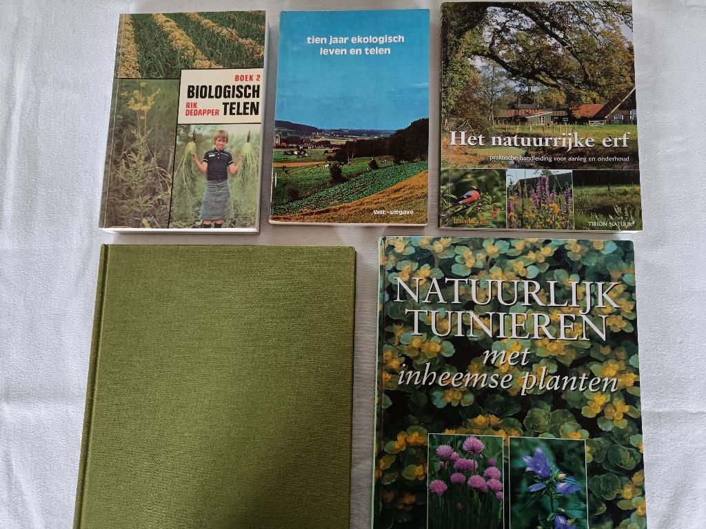boeken over biologisch tuinieren..., Boeken, Gelezen, Ophalen of Verzenden, Tuinieren en Tuinplanten, Meerdere auteurs