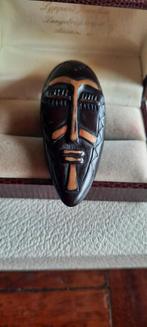 Antieke  bakeliet  broche,Afrikaans masker., Ophalen of Verzenden, Overige materialen, Broche