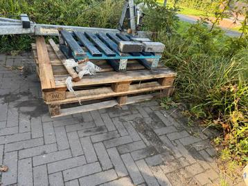 Gratis Pallets Afhalen beschikbaar voor biedingen