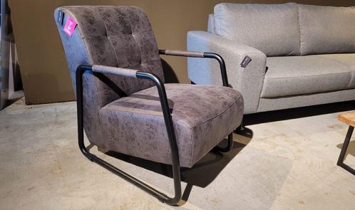 Fauteuil Uka - Showroom model aanbieding, Huis en Inrichting, Fauteuils, Zo goed als nieuw, Stof, 50 tot 75 cm, 75 tot 100 cm