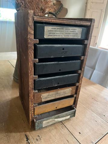 Brocante Frans houten ladenkastje - Mentha Brocante beschikbaar voor biedingen