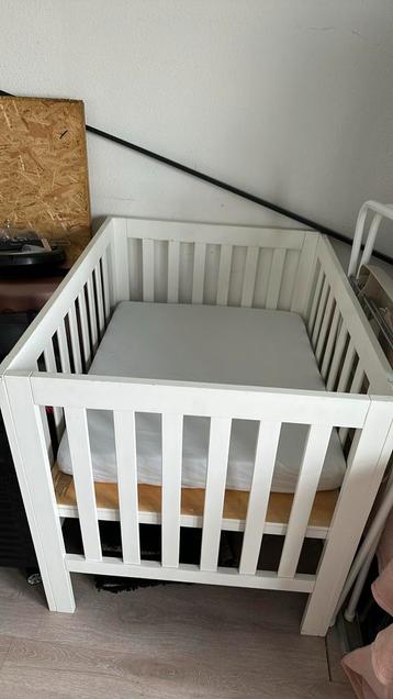 Box met matras beschikbaar voor biedingen