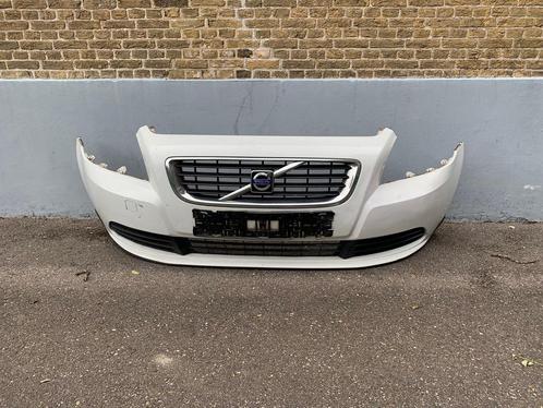 voorbumper volvo V50 / S40 2007 tot 2012 wit bumper 30744904, Auto-onderdelen, Carrosserie en Plaatwerk, Bumper, Volvo, Voor, Gebruikt