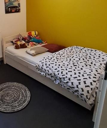 kinderbed met onderlade beschikbaar voor biedingen
