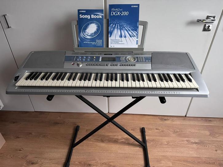 Yamaha DGX-200 Keyboard + Accessoires, Muziek en Instrumenten, Keyboards, Gebruikt, 76 toetsen, Yamaha, Aanslaggevoelig, Ophalen