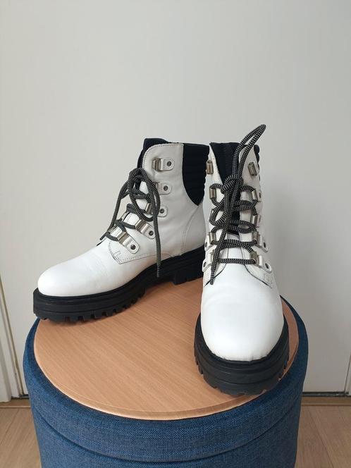 Veter Boots van Toral maat 41, Kleding | Dames, Schoenen, Zo goed als nieuw, Overige typen, Wit, Ophalen of Verzenden