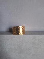 Brede gehamerd goudkleurige stainless ring, verstelbaar, Overige materialen, Ophalen of Verzenden, Zo goed als nieuw, Dame