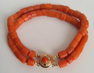 koraal armband met gouden slot beschikbaar voor biedingen