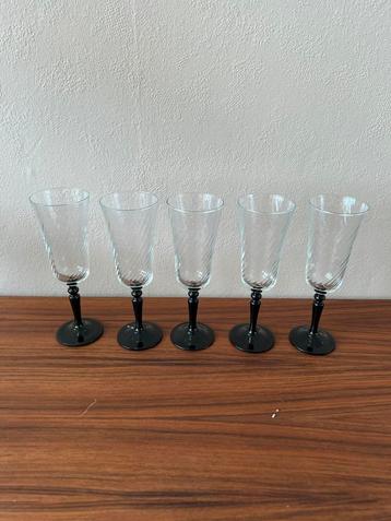 Set van 5 Luminarc vintage champagneglazen zwarte voet swirl beschikbaar voor biedingen