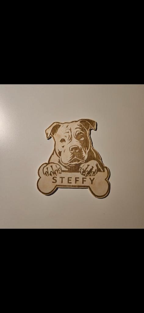 Hond op hout decoratie bord met naam (gepersonaliseerd), Dieren en Toebehoren, Honden-accessoires, Ophalen of Verzenden