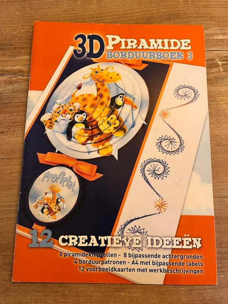 3D piramide borduurboek, Hobby en Vrije tijd, Kaarten | Zelf maken, Zo goed als nieuw, Knipvel, Overige thema's, Ophalen
