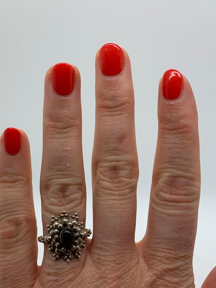 X347 Prachtige zilveren brutalist ring maat 19,25, Sieraden, Tassen en Uiterlijk, Ringen, Dame, 19 tot 20, Zilver, Zilver, Met edelsteen