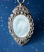 🔷Oud klein zilveren hangertje: markasiet, parelmoer portret, Sieraden, Tassen en Uiterlijk, Antieke sieraden, Ophalen of Verzenden