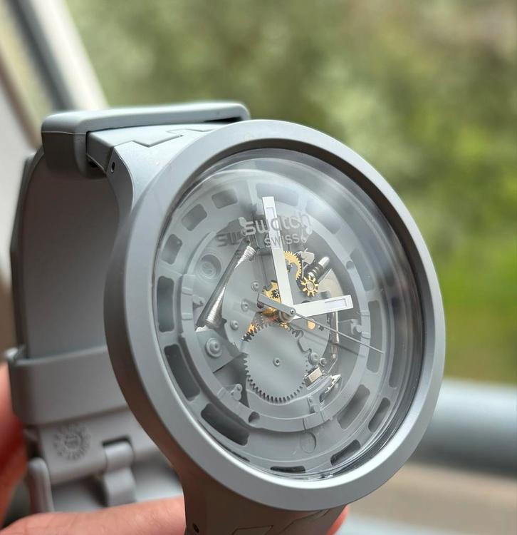 Swatch Big Bold Horloge Grijs, Sieraden, Tassen en Uiterlijk, Horloges | Heren, Zo goed als nieuw, Polshorloge, Swatch, Overige materialen