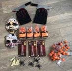 Halloween spul, maskers, mutsen met mes, verlichting, bloed, Ophalen of Verzenden, Zo goed als nieuw, Feestartikel, Halloween of Griezel