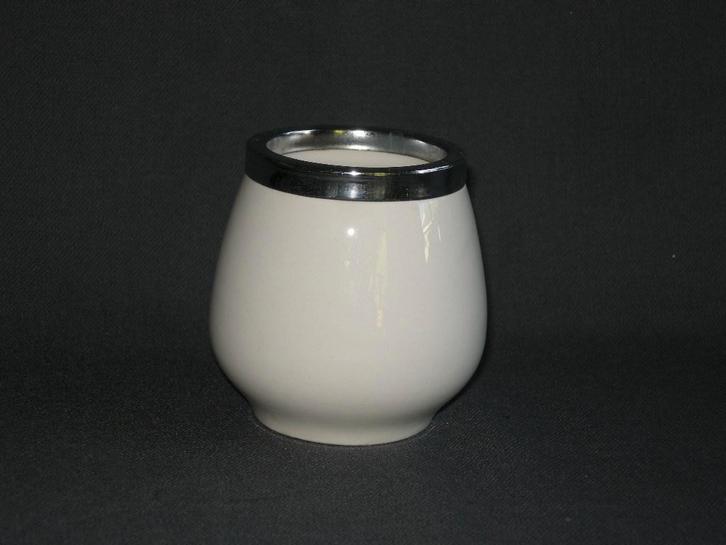 Royal Sphinx, roomwit lepelvaasje met rvs rand, Antiek en Kunst, Antiek | Servies los, Ophalen of Verzenden