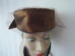 Vintage dameshoedje met voile, Antiek en Kunst, Antiek | Kleding en Accessoires, Ophalen of Verzenden, Dames