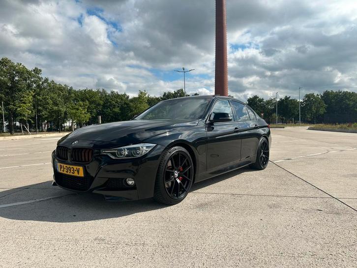 Full option BMW 330e M pakket 370PK! Aut 2016 Zwart, Auto's, BMW, Particulier, 3-Serie, Hybride Elektrisch/Benzine, Plug-in hybride