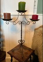 Hoge, smeedijzeren drie armige kaarsenkandelaar. Ong 53 hoog, Ophalen of Verzenden