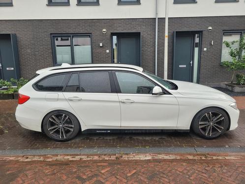 BMW 3-Serie 2.0 320D Xdrive Touring AUT 2014 Wit, Auto's, BMW, Particulier, 3-Serie, ABS, Airconditioning, Bluetooth, Boordcomputer