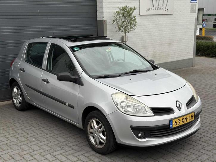 Renault Clio 1.4-16V Business Line| Dakraam | Airco | 5-DRS, Auto's, Renault, Bedrijf, Te koop, Clio, ABS, Airbags, Airconditioning