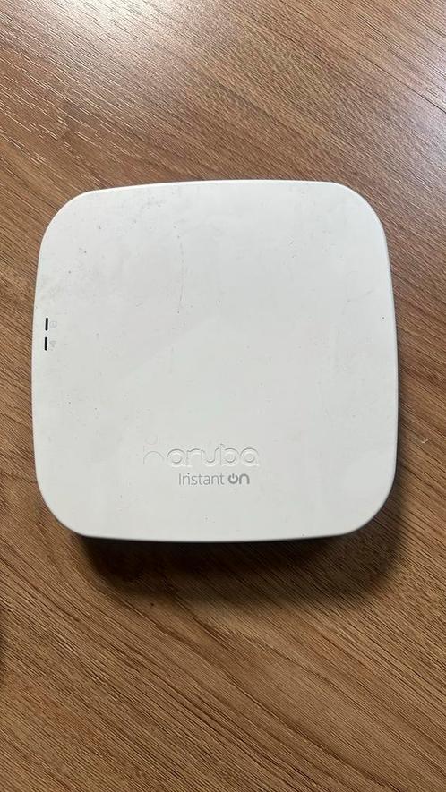 Aruba instant on, Computers en Software, Accesspoints, Zo goed als nieuw, Ophalen of Verzenden