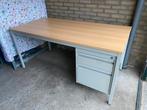 Buro werkbank staal met houten blad 160 x 80 cm lades, Ophalen, Gebruikt, Bureau
