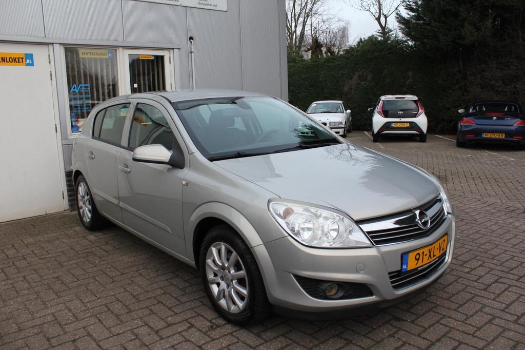 Opel Astra 1.6 Temptation LPG-G3 Airco Cruise Apk, Auto's, Opel, Voorwielaandrijving, Lichtsensor, Gebruikt, Zwart