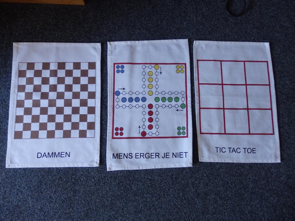 Vintage stoffen Gezelschapsspel Dammen Mens erger je Tic Tac, Ophalen of Verzenden