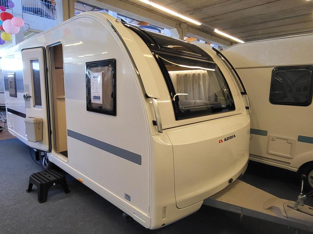 Adria Adora 522 UP; van € 38.343 voor € 35, Rondzit, Bedrijf, 1250 - 1500 kg, Tot en met 4